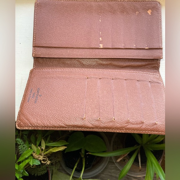 Louis Vuitton Brown and Tan Monogram Clutch Wallet - Picture 3 of 8